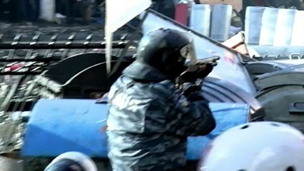 Five killed in Kiev clashes as security forces issue ultimatum