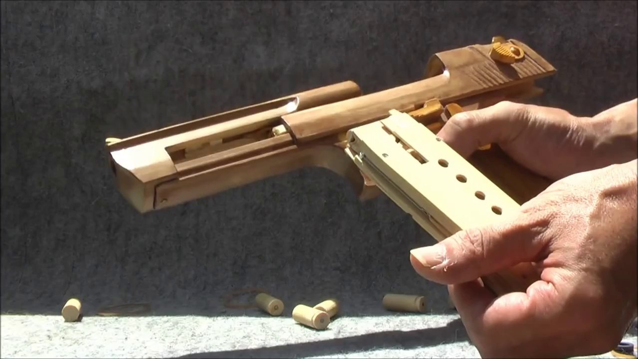 Desert Eagle en bois