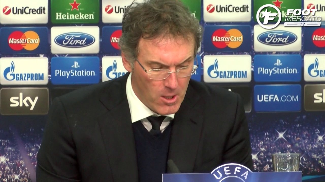 Laurent Blanc félicite ses joueurs après le match face à Leverkusen