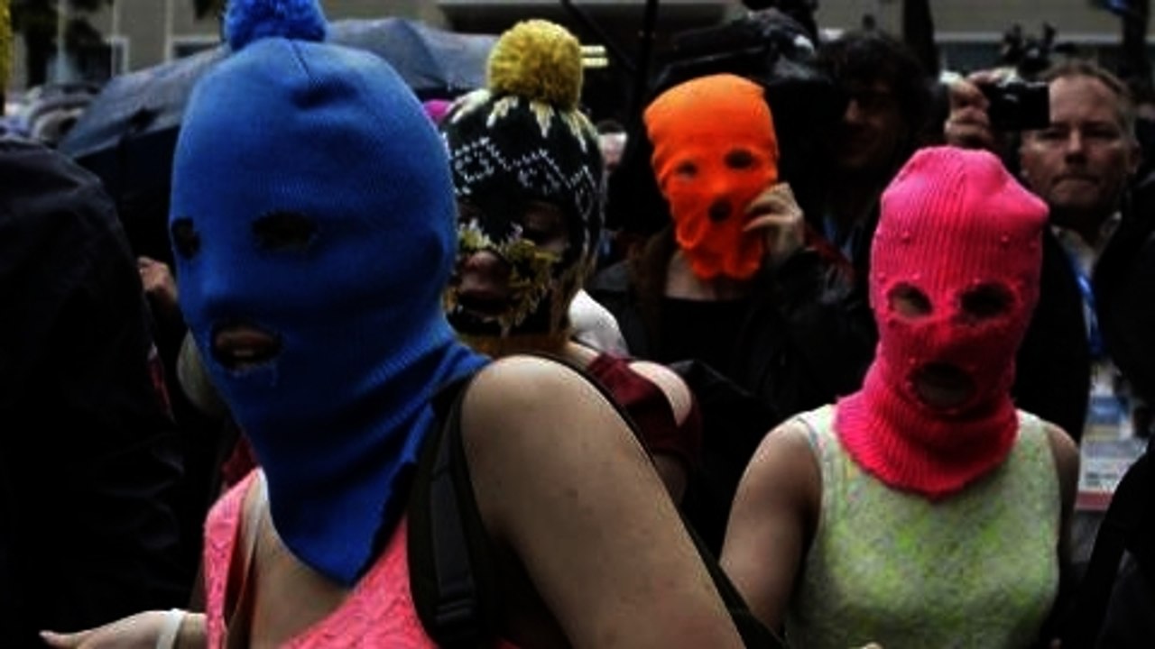Pussy Riot members briefly arrested in Sochi