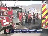 Incendio destruyó una fábrica de colchones en San Juan de Lurigancho