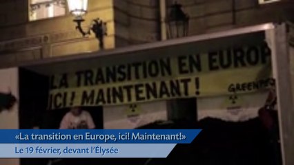 Des militants Greenpeace déversent du charbon devant l'Élysée