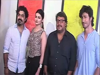 Prachi, Vidyut Jamwal at art exhibition