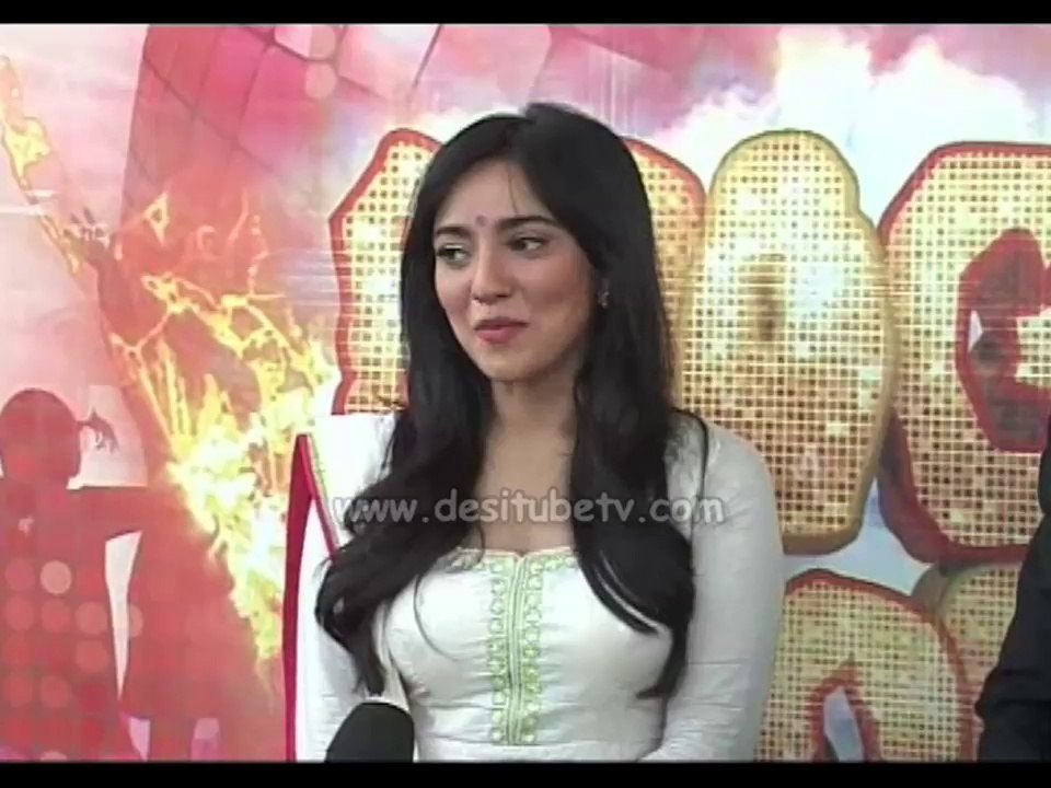 Jackky Bhagnani And Neha Sharma Promote Youngistaan On Boogie Woogie.