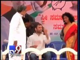 Narendra Modi mocks Sonia, Rahul as 'Nakli Gandhis' at Karnataka rally - Tv9 Gujarati