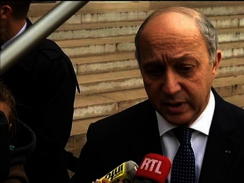 Laurent Fabius prêt à examiner la perspective de sanctions à l'encontre de l'Ukraine - 19/02