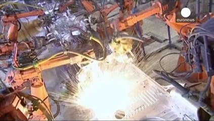 Peugeot-Citroën : même réduites de moitié, les pertes 2013 restent importantes