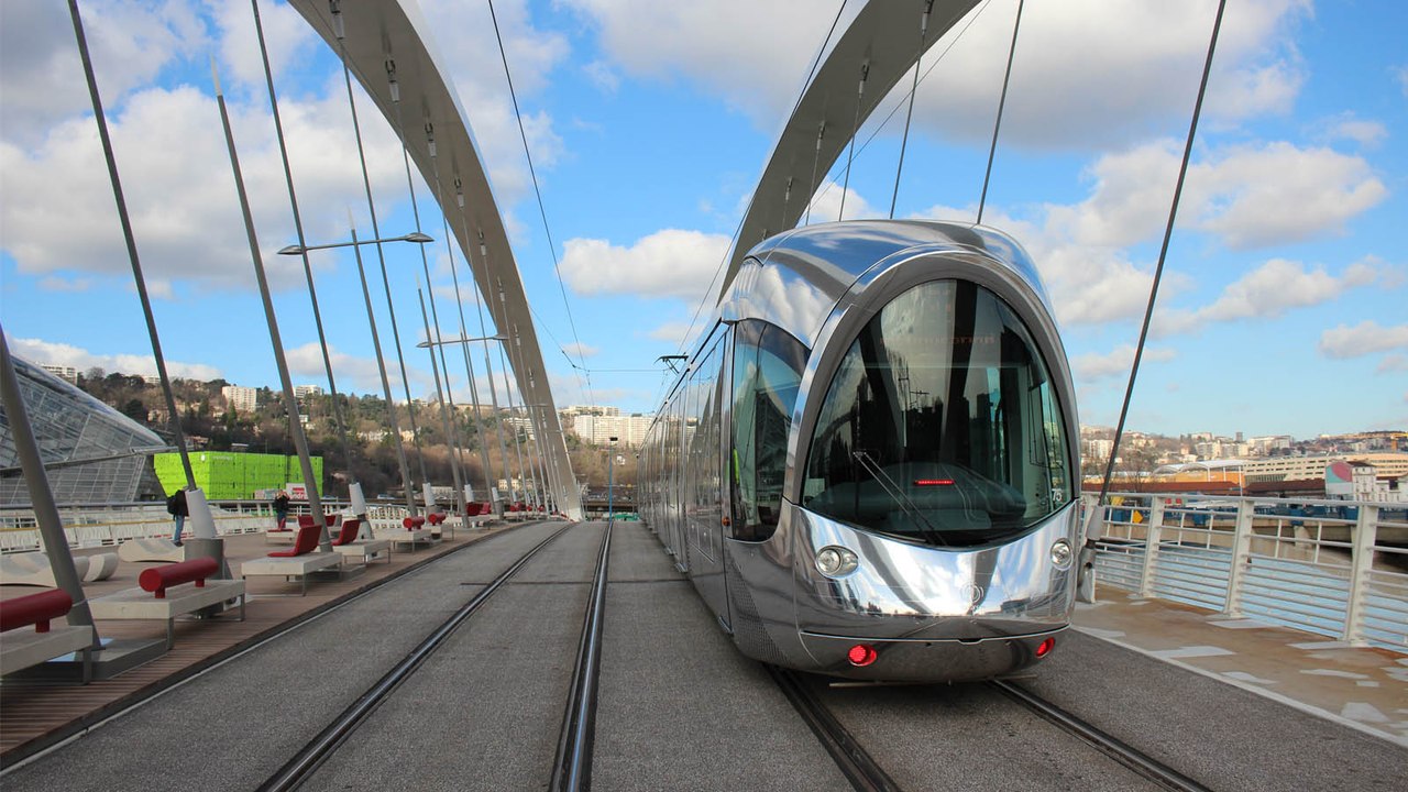 Le pont Raymond Barre s'ouvre aux Lyonnais