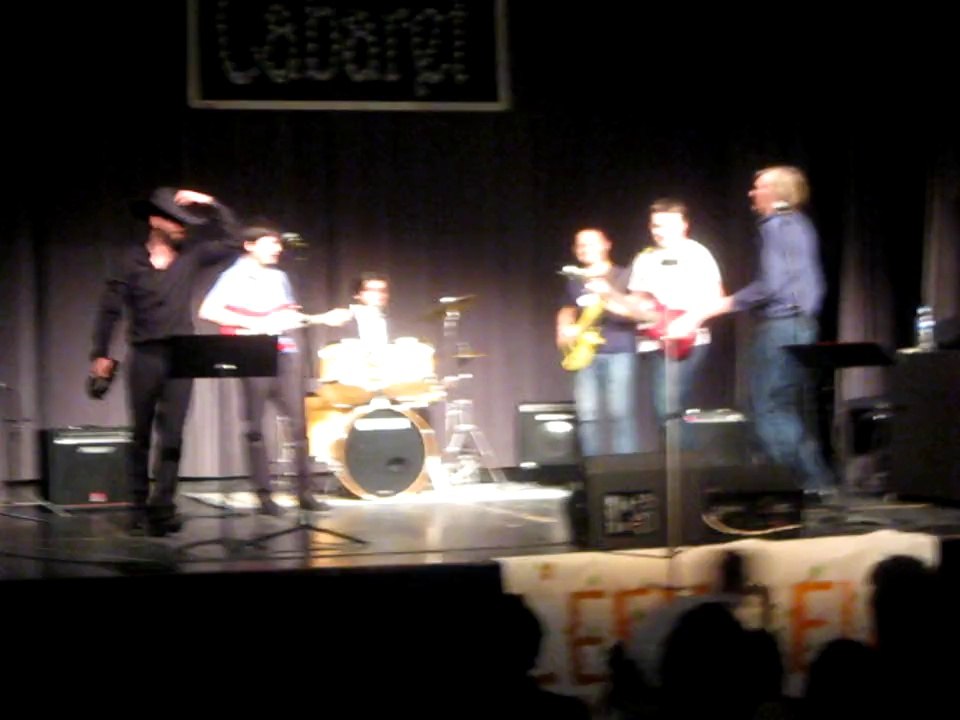 Higway to hell - Atelier rock Philippe Van Aenst et Francois-Xavier Marquet - concert de l'école de musique de Moreuil février 2014