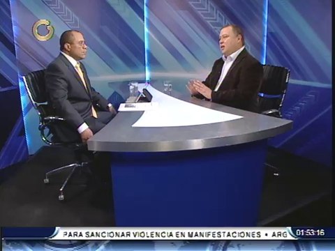 Ministro de las Comunas: Sobre los consejos comunales se sostiene el chavismo