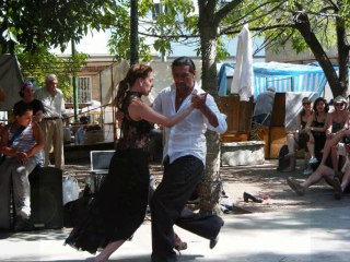 Vous permettez, Madame - Lyrics (El Tango Roxane, José Féliciano)