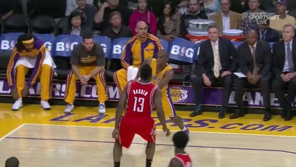 Le shoot derrière la planche très chanceux de Jodie Meeks