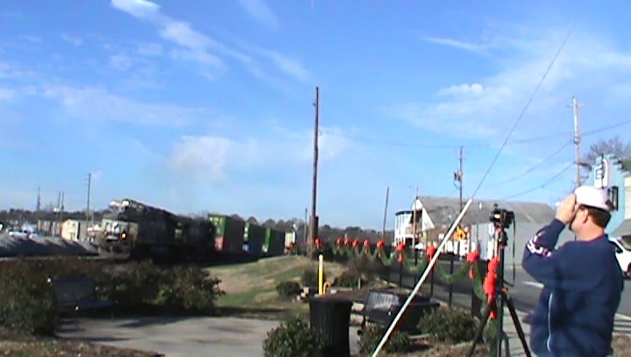 NS 207 intermodal train SB through Austell Ga.