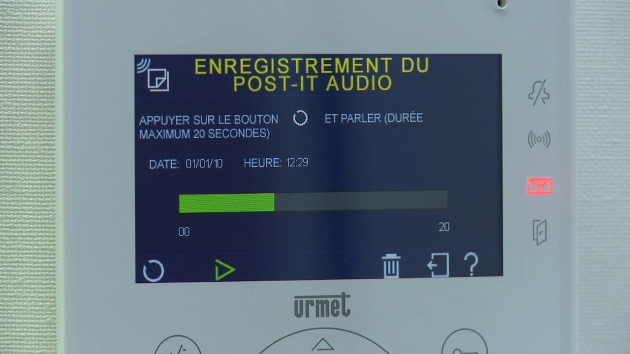 Enregistrer et écouter un message familial sur le Kit Note
