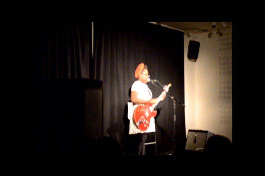 Melissa Laveaux en concert à la médiathèque d'Alfortville le 25 janvier 2014