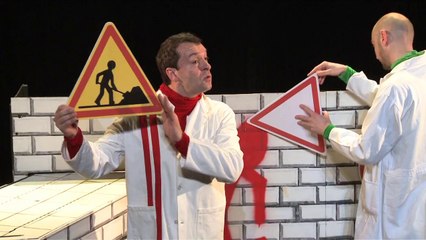 Bonhomme rouge et bonhomme vert font leur spectacle ! - Filmé par © Pellicam productions