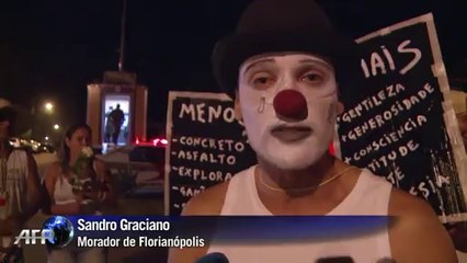 Protesto de ‘palhaços’ contra a Copa no Brasil