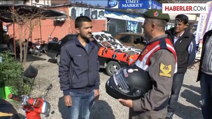 Jandarma Ceza İçin Değil, Kask Dağıtmak İçin Durdurdu