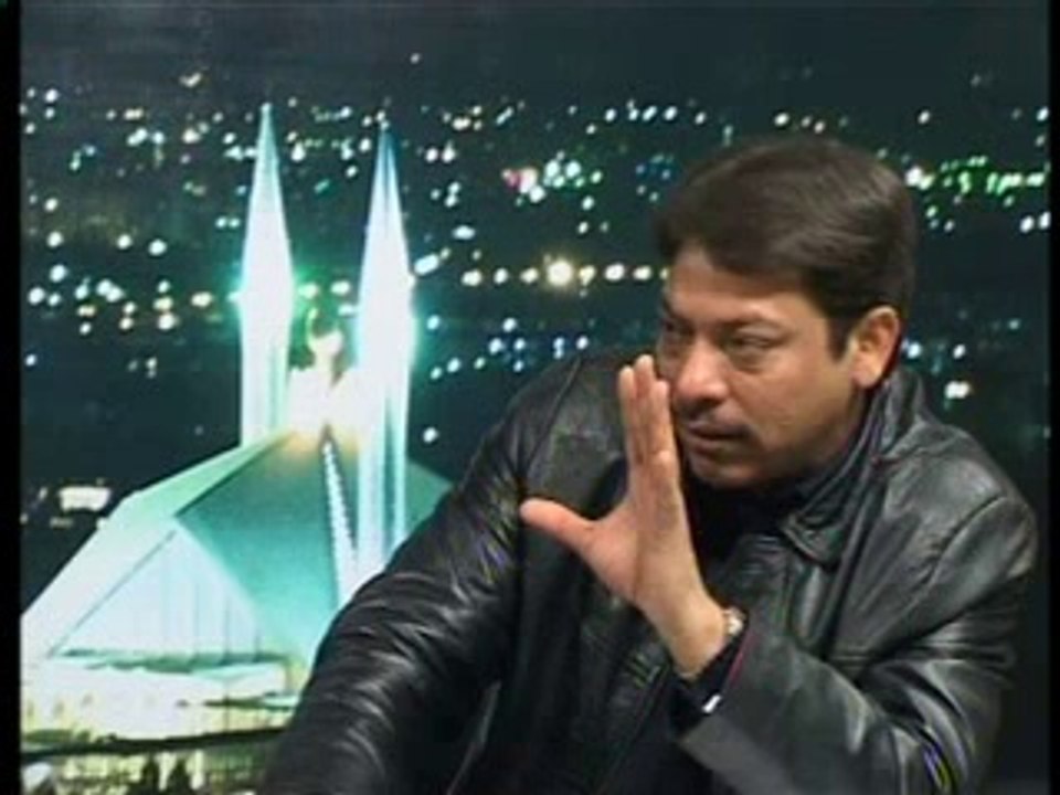 Faisal Raza Abidi shouts and fights with shahzeb khanzada...must watch
