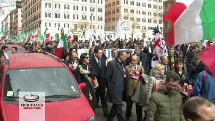 Tải video: Avvocati di tutta Italia in piazza a Roma: lottiamo “a difesa della democrazia”