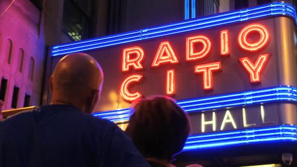 America's Got Talent 2013 - Season 8 - 016 - Dave Shirley - High-Tech Multimedia Comedian