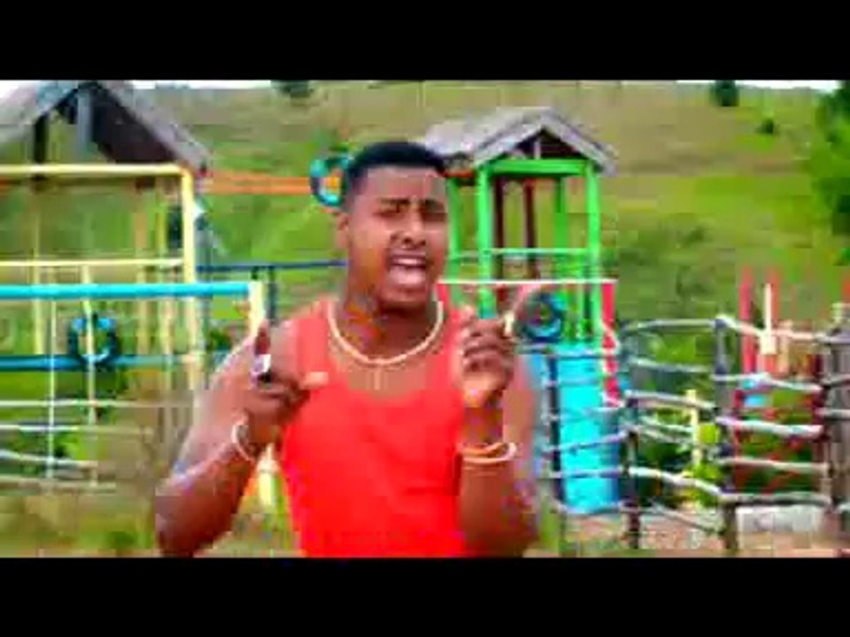 FANDRAMA  -   NANGALATRA  (gasy - malagasy)