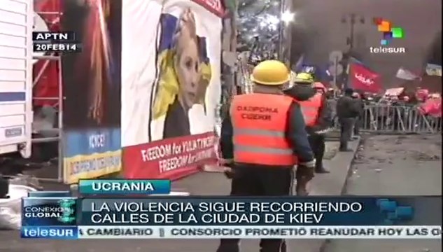 Radicales ucranianos atacan con armas de fuego a policía