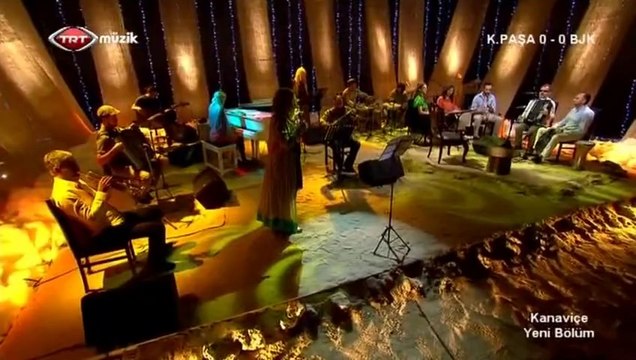 01 mircan kaya beyaz giyme 11.02.2014 kanaviçe