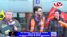TV Bordeaux 33 les Facteurs Factrices  de carbon-Blanc toujours en Gréve devant la Grande poste centrale de Mériadeck