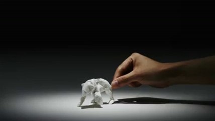 بص المناديل ليها استعمالات تانية خالص غير عندنا