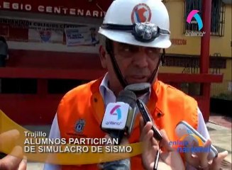 Alumnos del colegio Marcial Acaharán y Smith, participaron del simulacro de sismo que tuvo una magnitud de ocho grados en escala de ritcher.