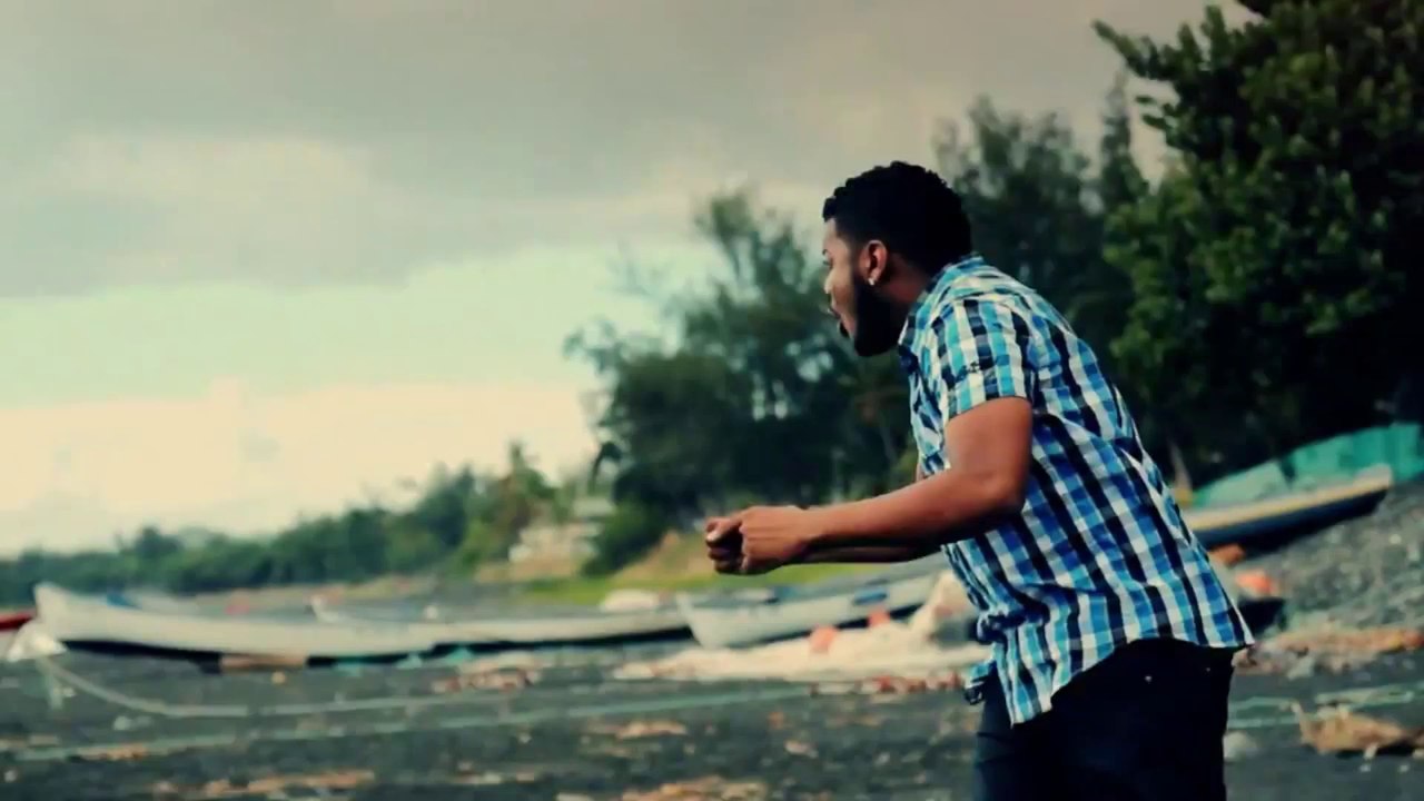 Montage Clip974