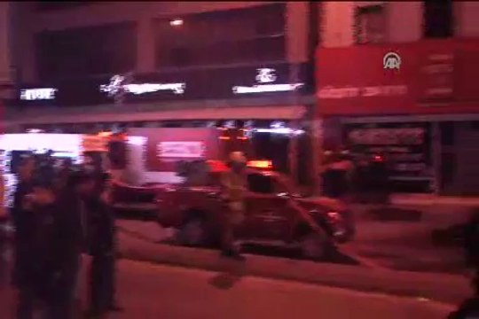 İzmir'de trafik kazası: 2 ölü, 1 yaralı