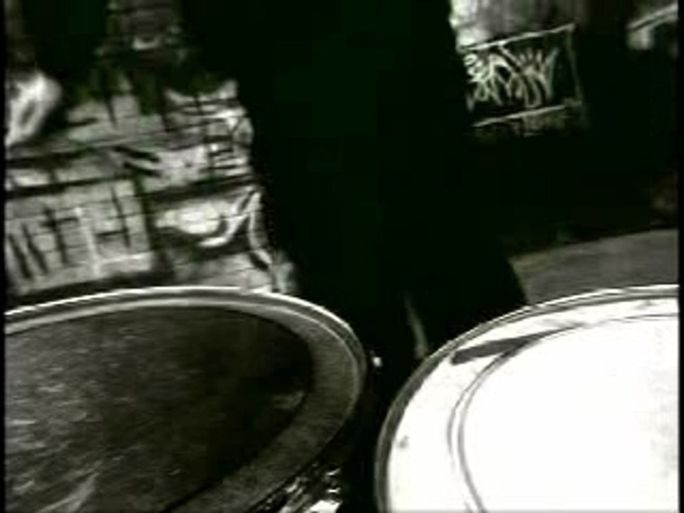 Anonymus - Un Pied Dans La Tombe