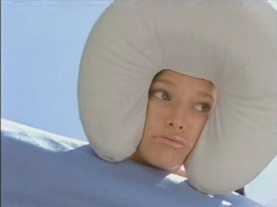 Jessica and ashlee simpson - liquid ice