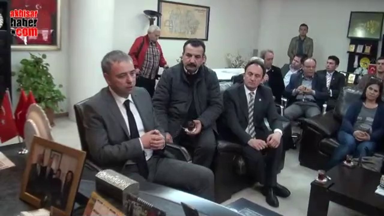 CHP Akhisar Belediye Başkan Adayı Vehbi Bakırlıoğlu, Belediye Başkanı Salih Hızlı'yı Ziyaret Etti