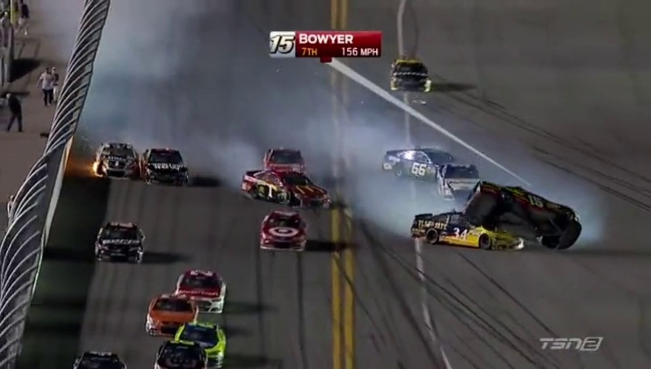 NASCAR Sprint cup Daytona Duel 2 2014 Huge crash Bowyer