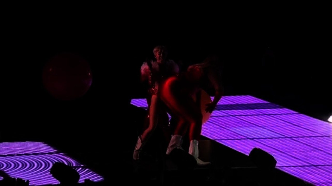 Miley Cyrus unter Beschuss von Eltern wegen Bangerz Tour