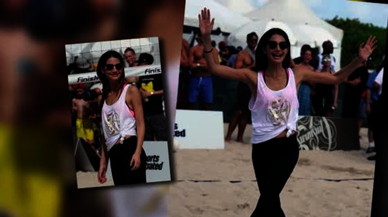 Sports Illustrated Swimsuit Beach Volleyball Turnier wird ernst