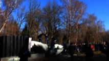 Ukraine protesters topple Lenin statue