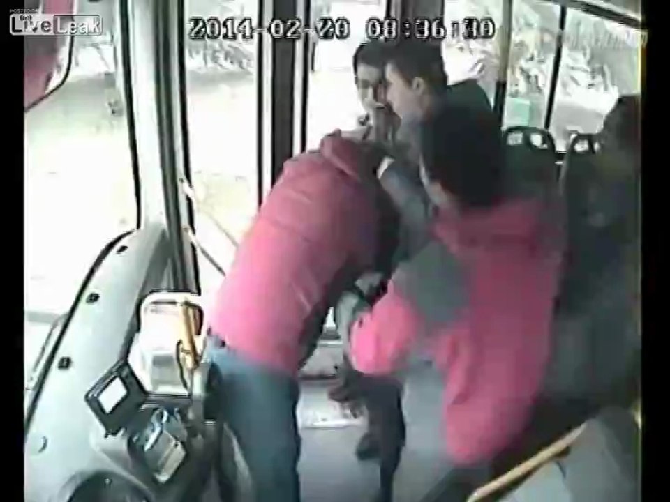Man attacks bus driver over traffic dispute