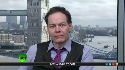 (Vídeo) Keiser Report en español. El 'ménage a trois' del fraude (E564)