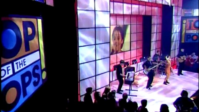 Alizée - Moi...Lolita Live Top of The Pops Italy 02-04-20012 HQ Audio HD