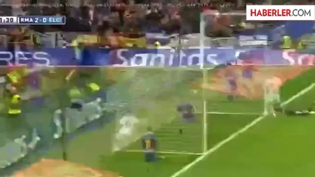 Gareth Bale, 30 Metreden Topu Ağlara Yolladı