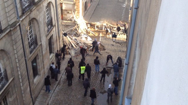 Manif: Barricade rue Dugueslin