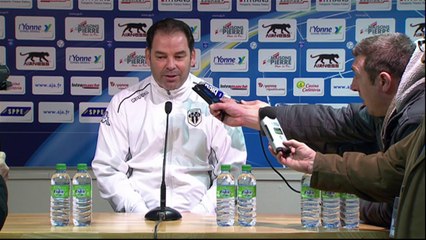 Conférence de presse AJ Auxerre - Angers SCO (1-2) : Bernard  CASONI (AJA) - Stéphane MOULIN (SCO) - 2013/2014