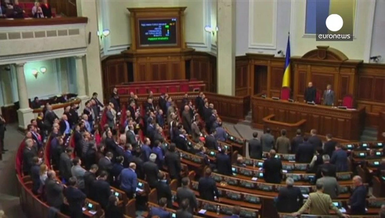 Le Parlement destitue Viktor Ianoukovitch