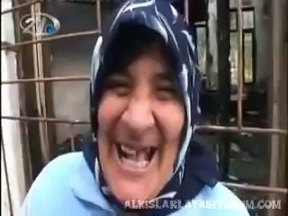 Mala Bağlayan Gomşu Teyze