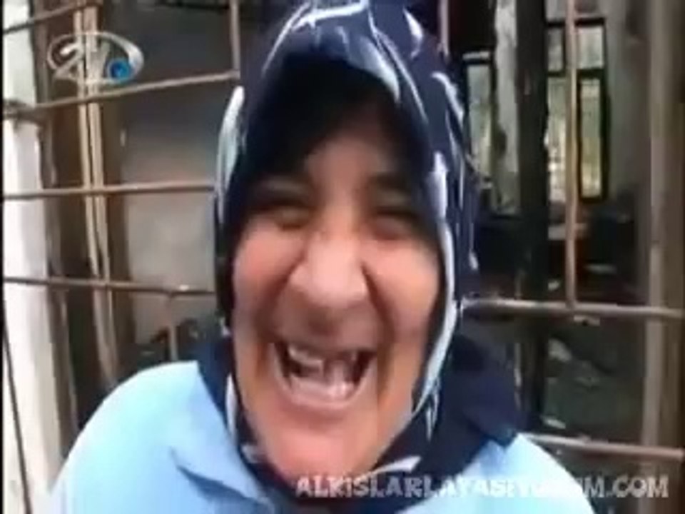 Mala Bağlayan Gomşu Teyze