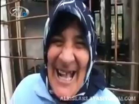 Mala Bağlayan Gomşu Teyze